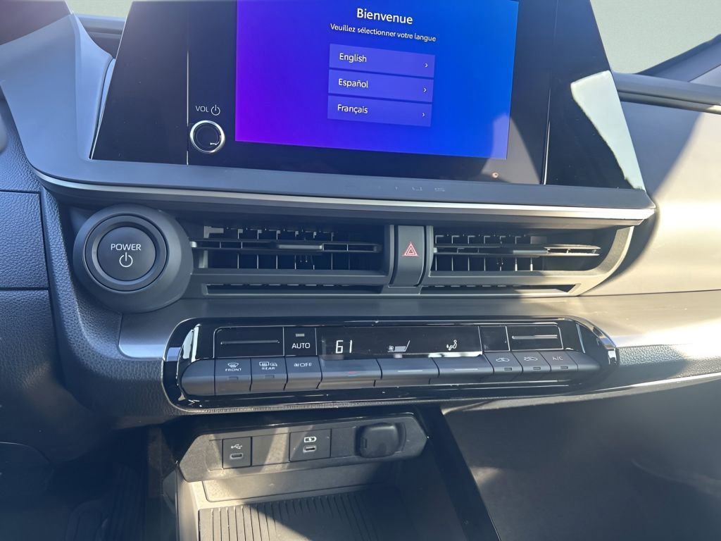 Used 2024 Toyota Prius LE image 26