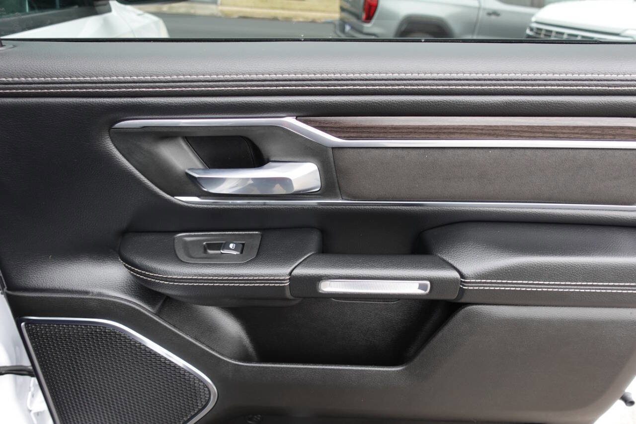 Used 2025 RAM 1500 Laramie w/ Sport Appearance Package AWD/4WD image 30