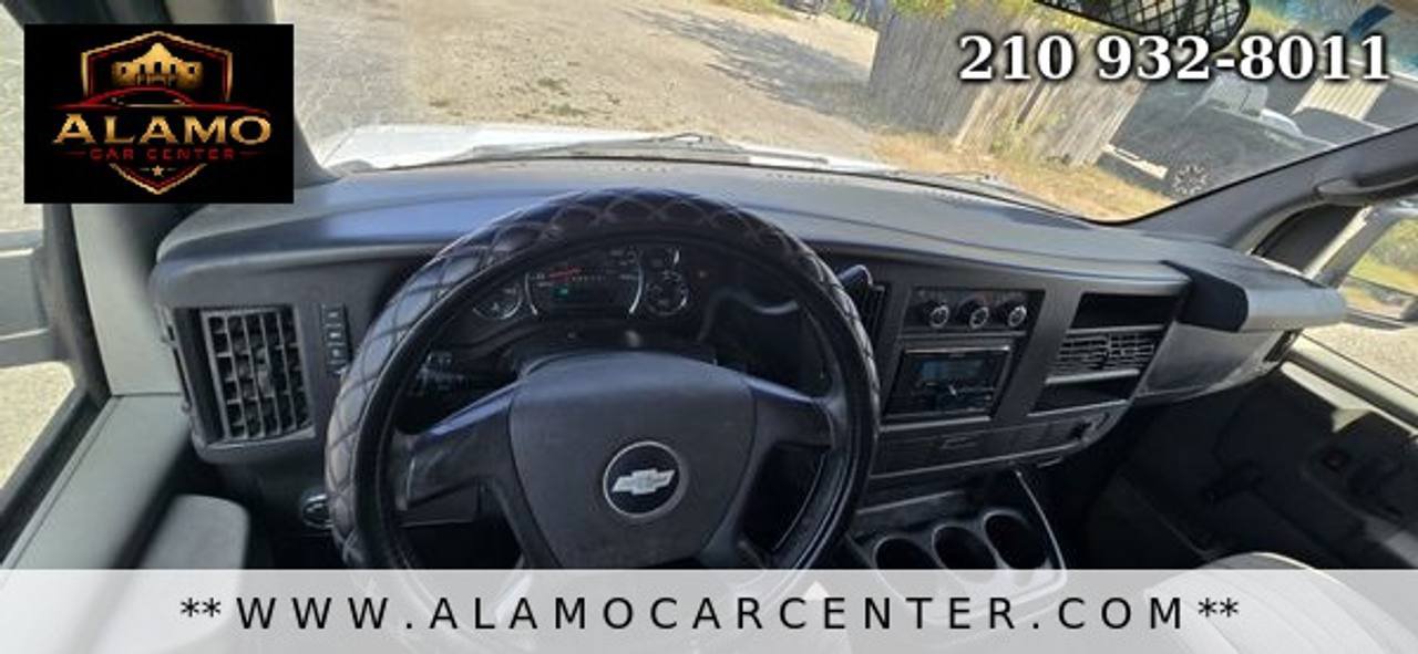 Used 2009 Chevrolet Express 1500 RWD image 32