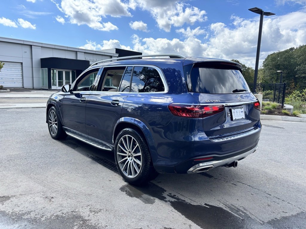 Used 2025 Mercedes-Benz GLS 580 4MATIC image 7