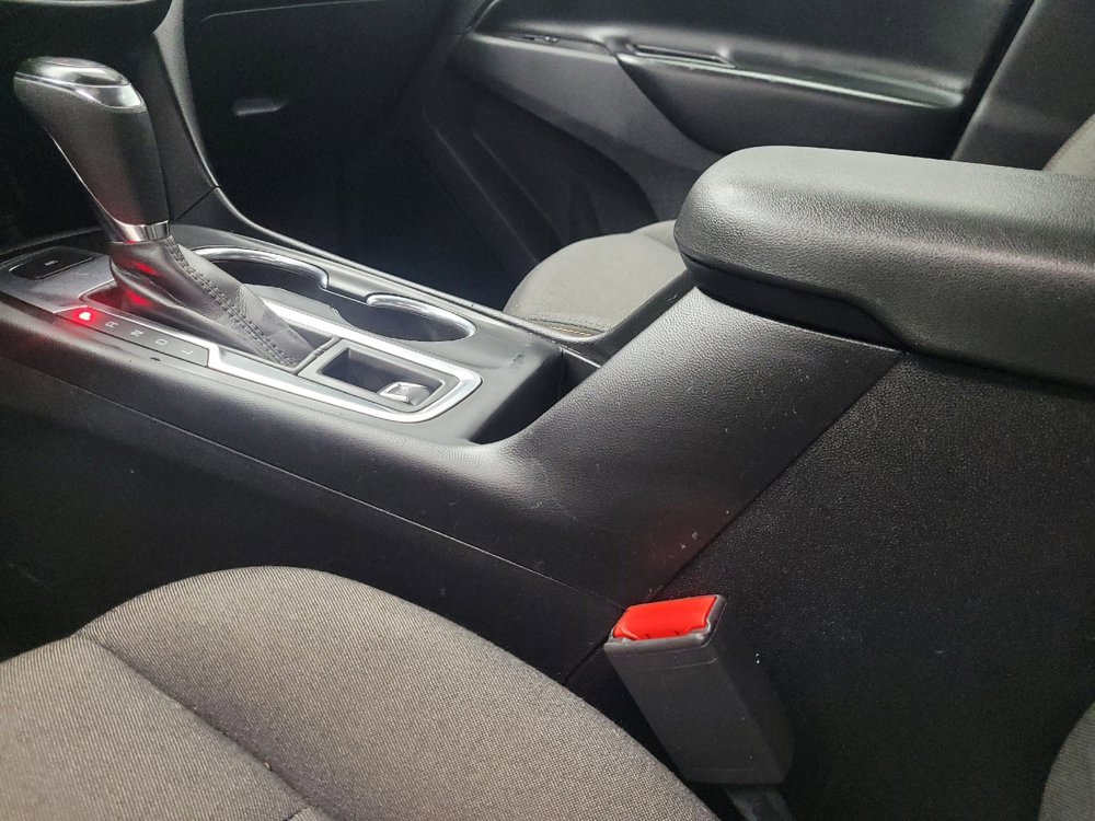 Used 2021 Chevrolet Equinox LT w/ LPO, Cargo Package AWD/4WD image 26