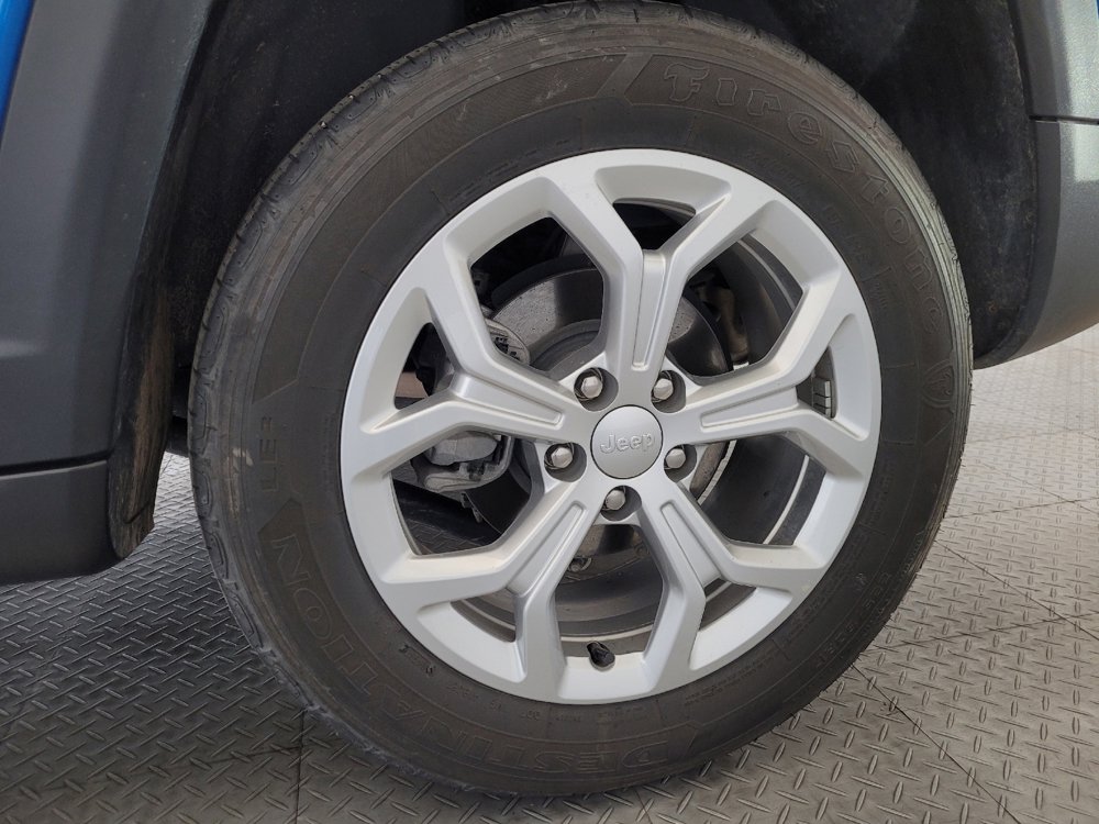 Used 2024 Jeep Compass Latitude image 31