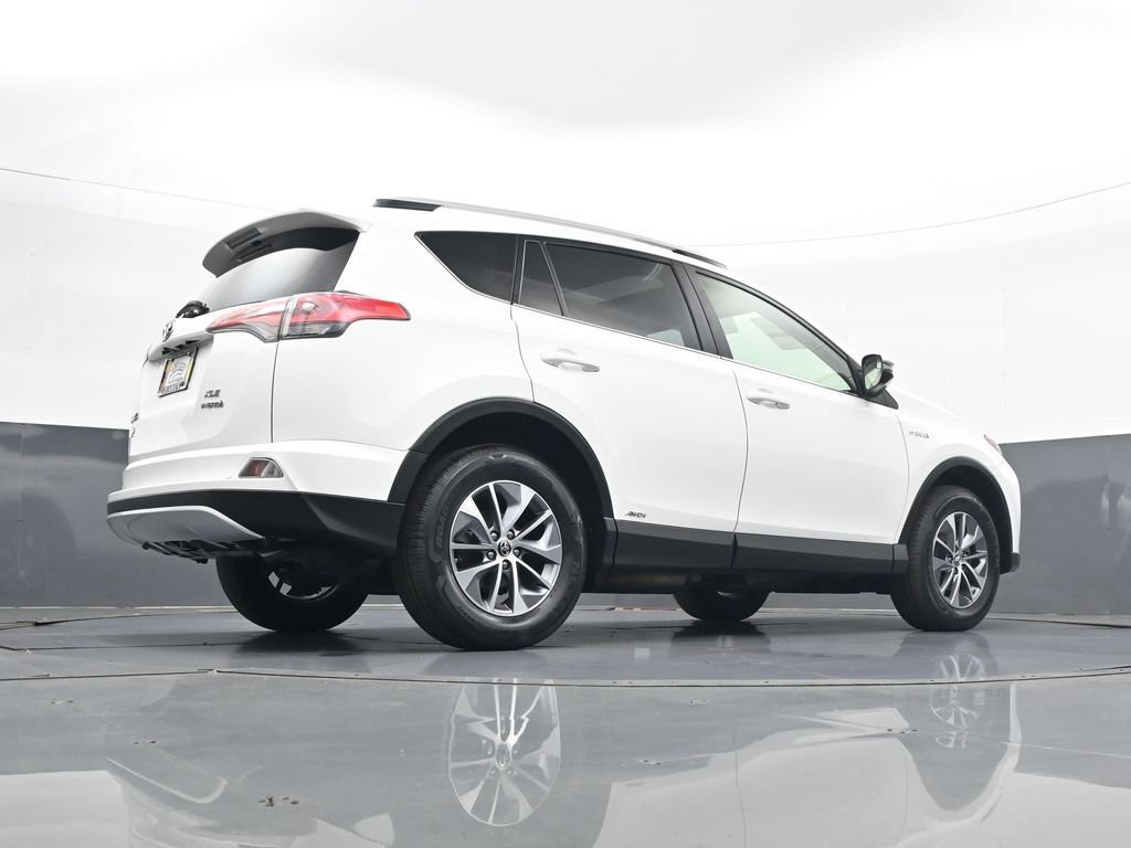 Used 2016 Toyota RAV4 XLE AWD/4WD image 25