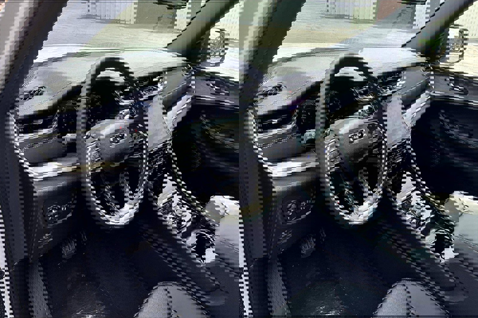 New 2025 Jeep Grand Cherokee Limited w/ Luxury Tech Group II image 6