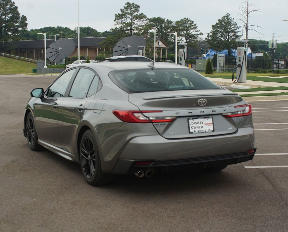 Used 2025 Toyota Camry SE FWD image 15