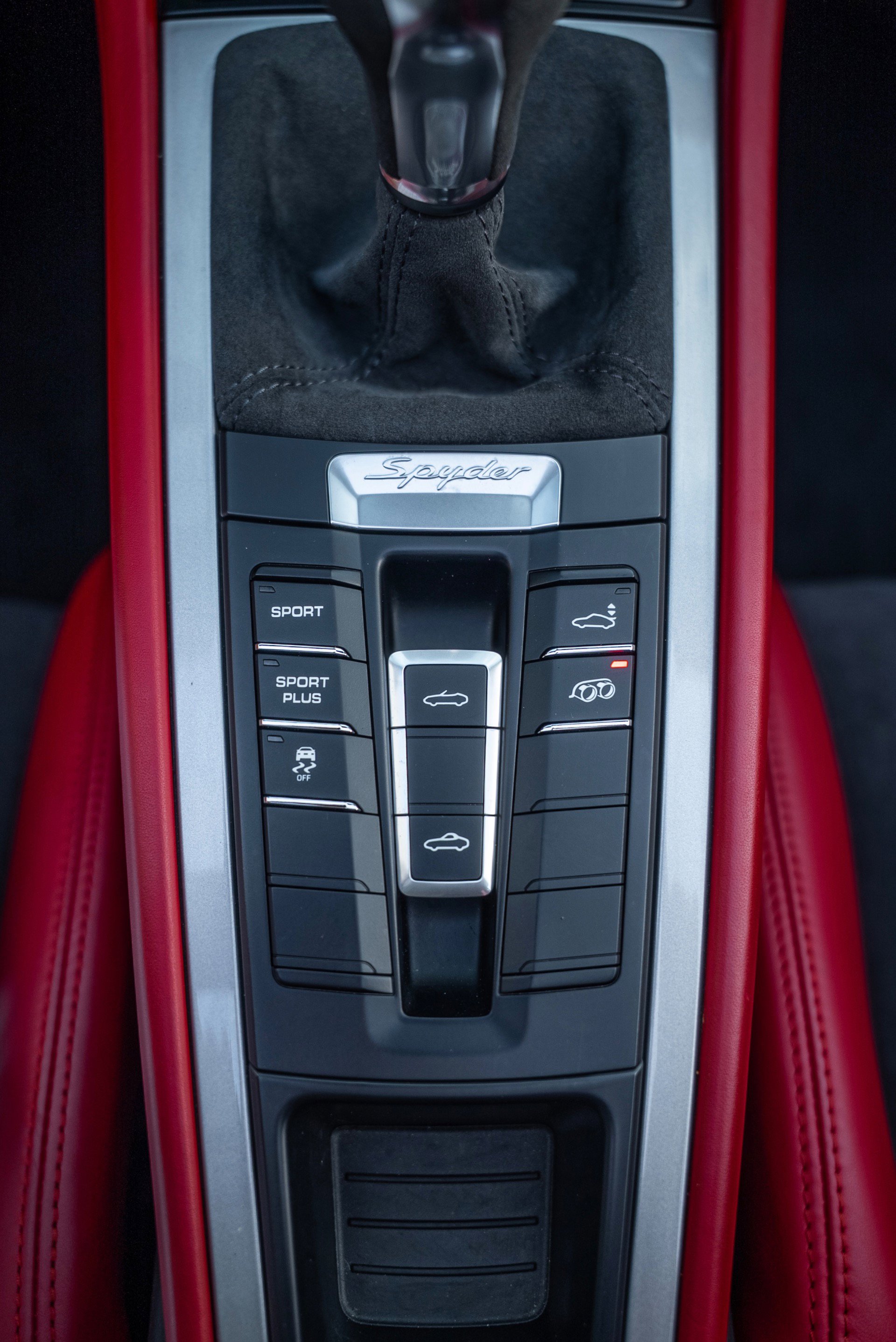 Used 2016 Porsche Boxster Spyder image 32