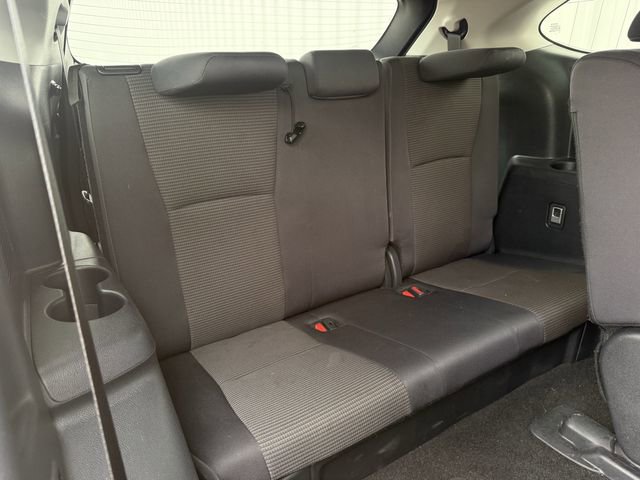 Used 2024 Toyota Highlander LE AWD/4WD image 32