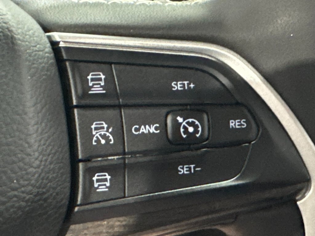 Used 2023 Jeep Grand Cherokee L Limited image 6