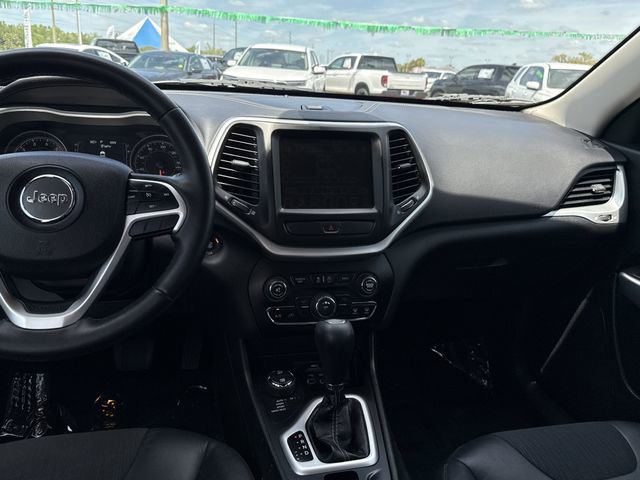 Used 2018 Jeep Cherokee Latitude Plus w/ Cold Weather Group image 21