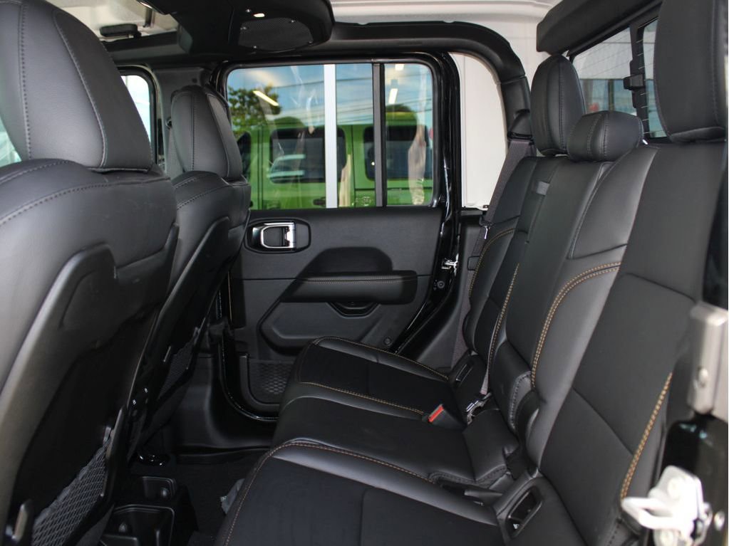 New 2025 Jeep Gladiator Sport image 23