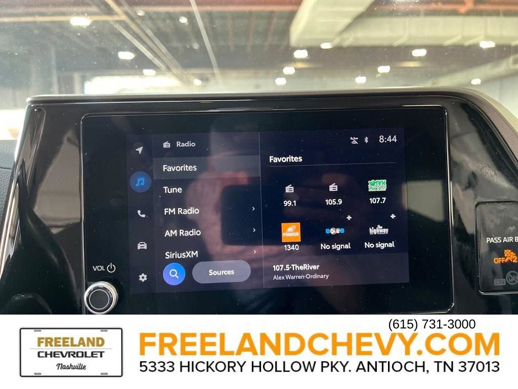 Used 2023 Toyota Highlander LE image 25