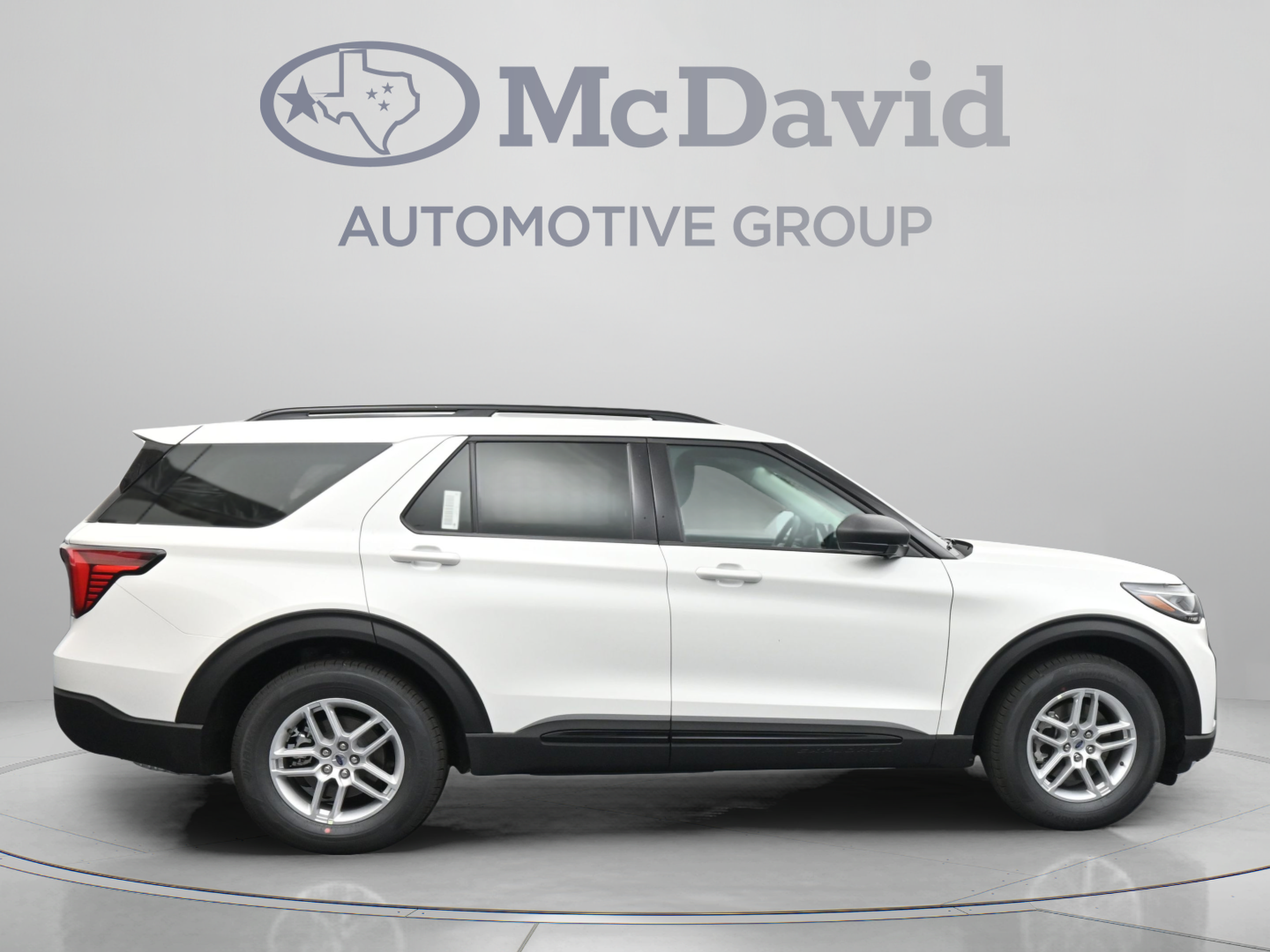 New 2026 Ford Explorer Active RWD image 9