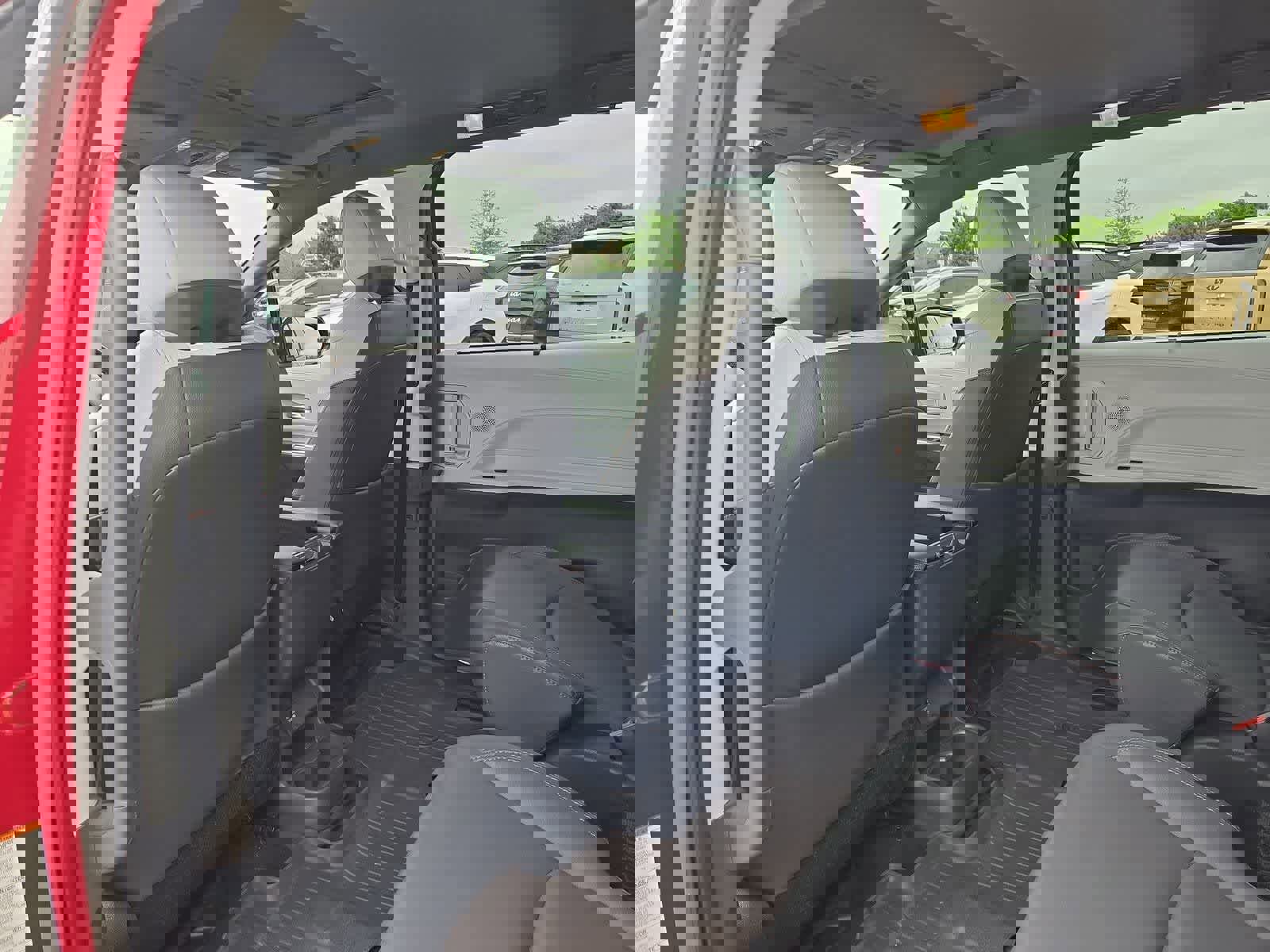 Used 2022 Toyota Sienna XSE w/ XSE Plus Package FWD image 17