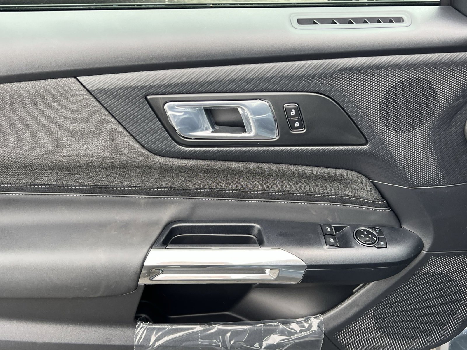 New 2025 Ford Mustang EcoBoost image 15