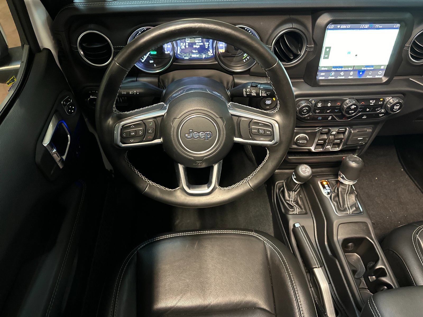 Used 2022 Jeep Wrangler Unlimited Sahara w/ Cold Weather Group image 13