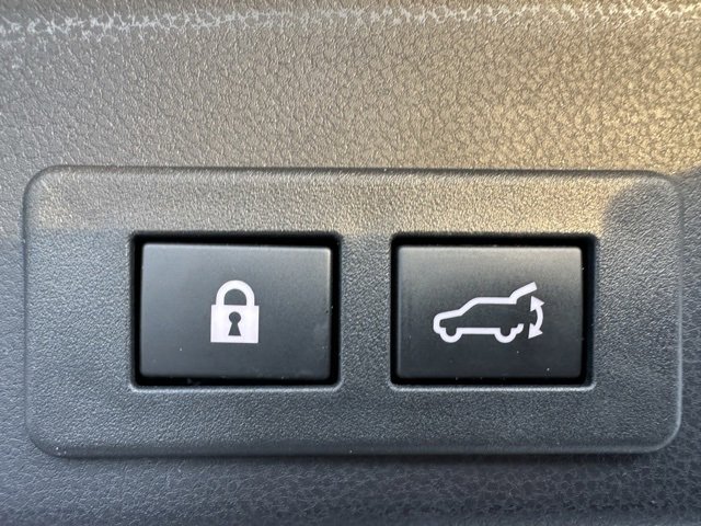 Used 2023 Subaru Ascent Premium w/ Convenience Package image 24