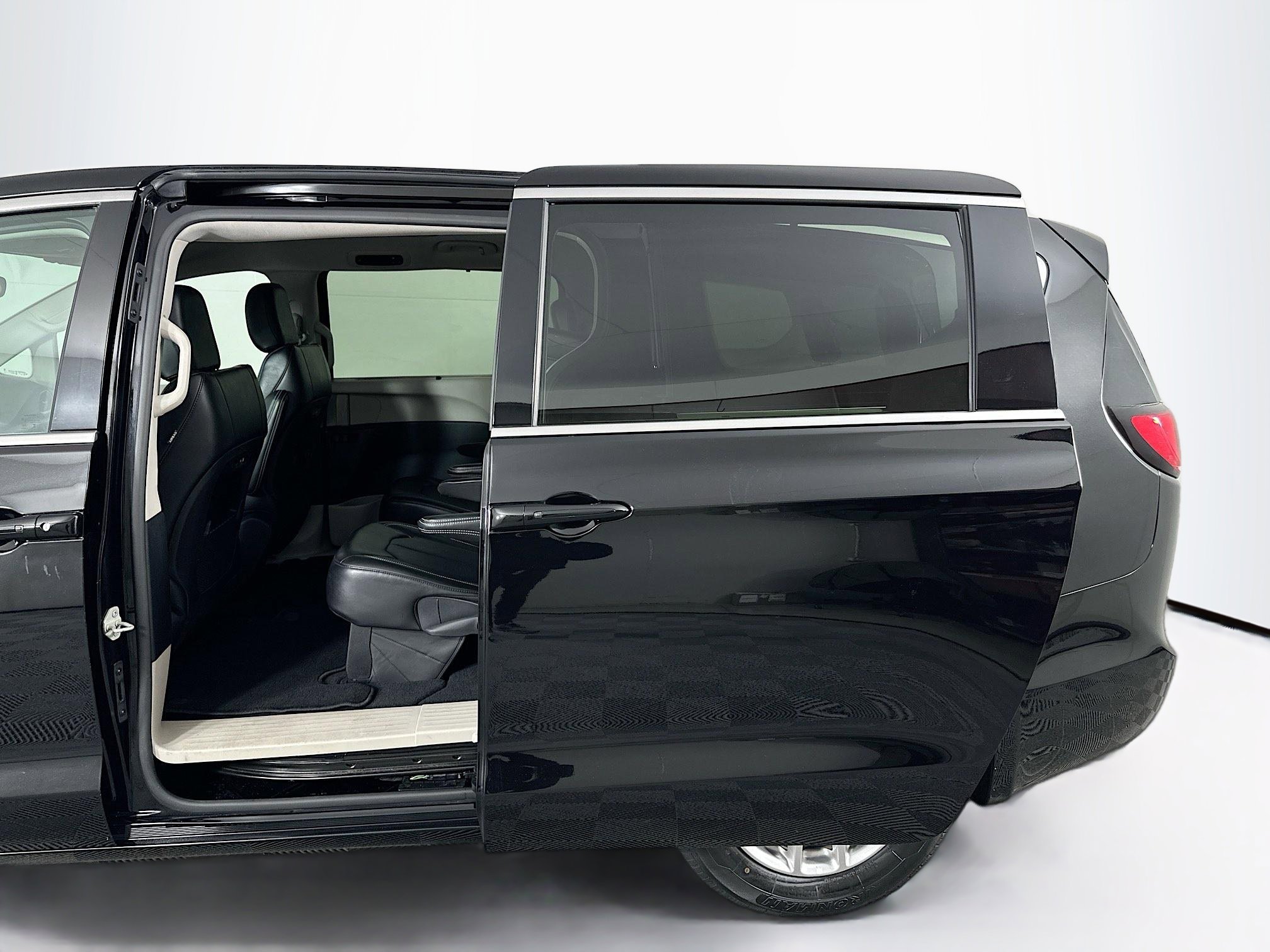 Used 2024 Chrysler Pacifica Touring-L image 25