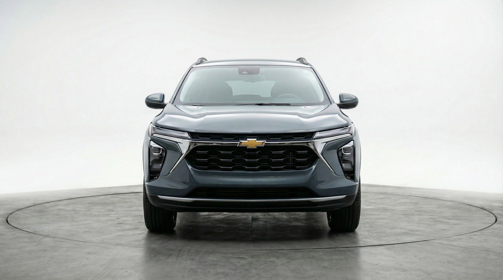Used 2025 Chevrolet Trax LT image 2