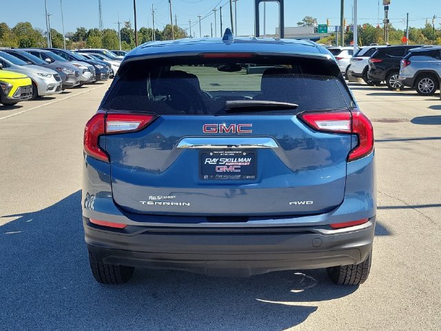 Used 2024 GMC Terrain SLE AWD/4WD image 5