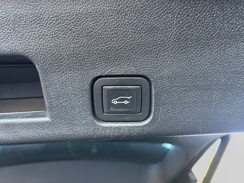 Certified 2025 Chevrolet Traverse LT AWD/4WD image 32