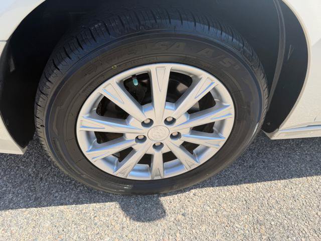Used 2011 Buick Lucerne CXL FWD image 41