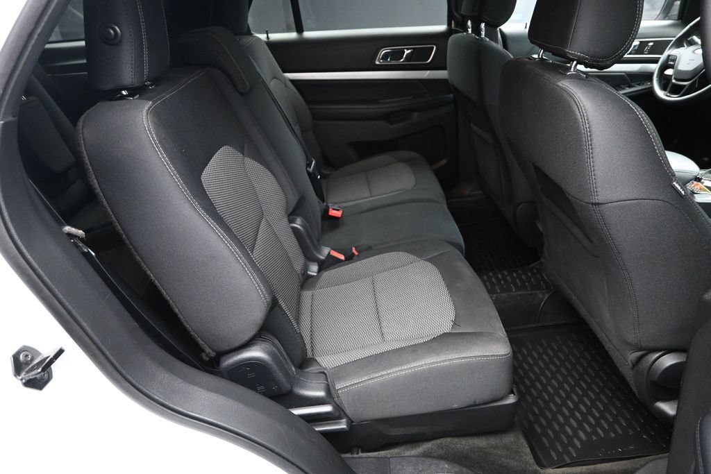Used 2017 Ford Explorer XLT FWD image 32