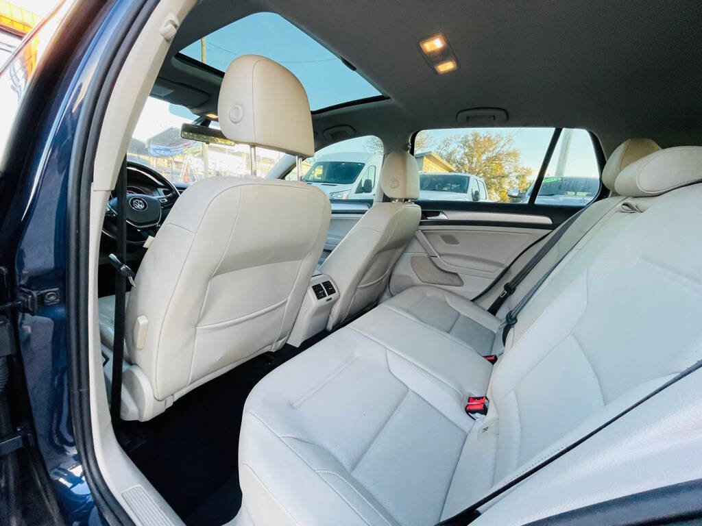 Used 2017 Volkswagen Golf Wolfsburg Edition image 12