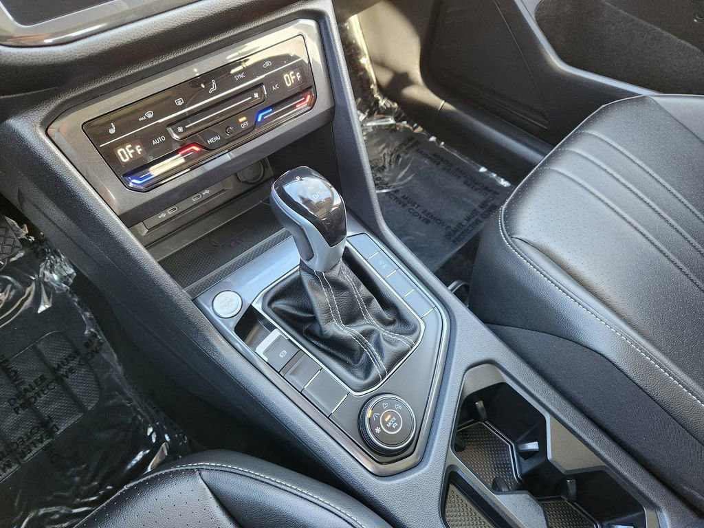 Certified 2024 Volkswagen Tiguan SE image 21