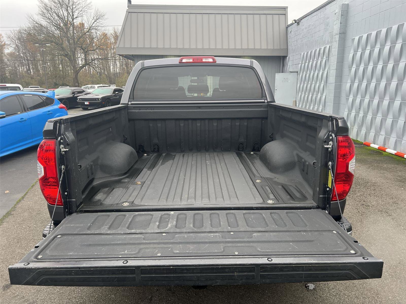 Used 2017 Toyota Tundra SR5 image 22