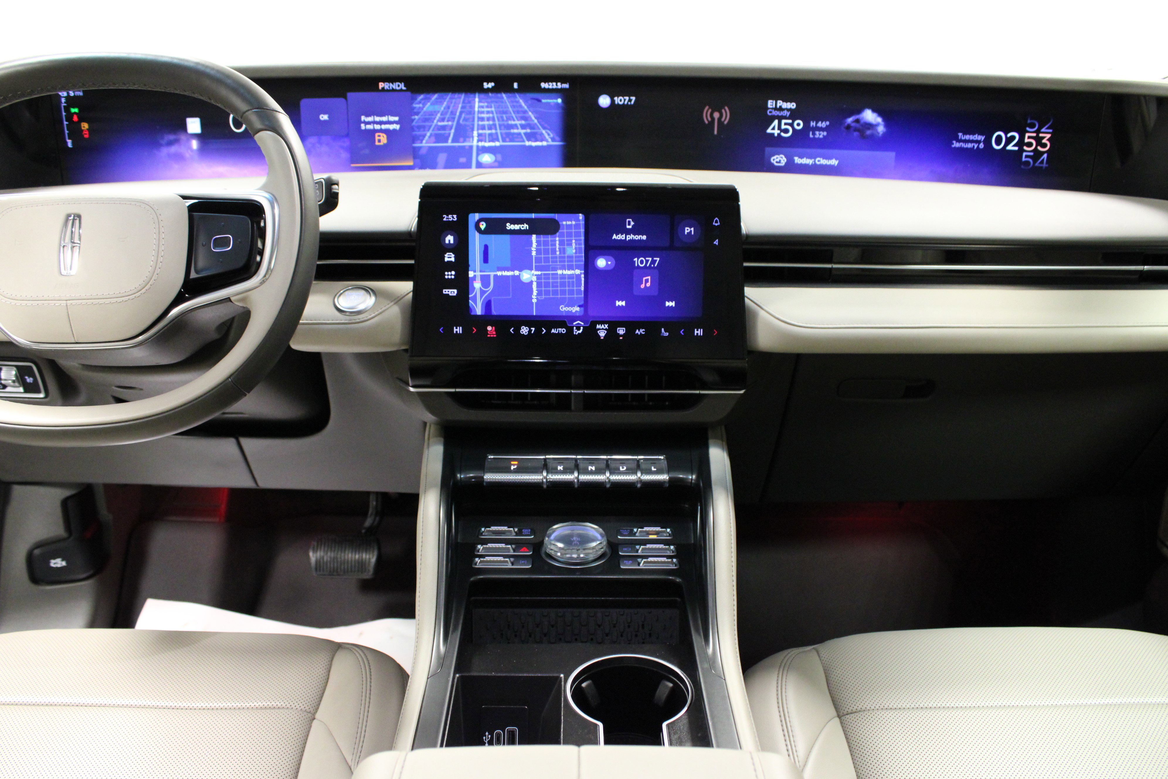 Used 2024 Lincoln Nautilus Premier image 18