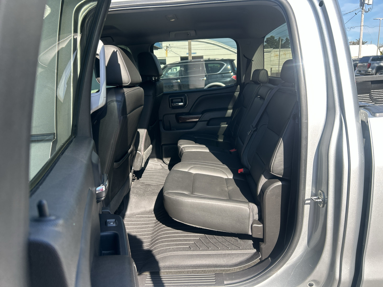 Used 2018 GMC Sierra 1500 SLT w/ SLT Premium Package AWD/4WD image 29