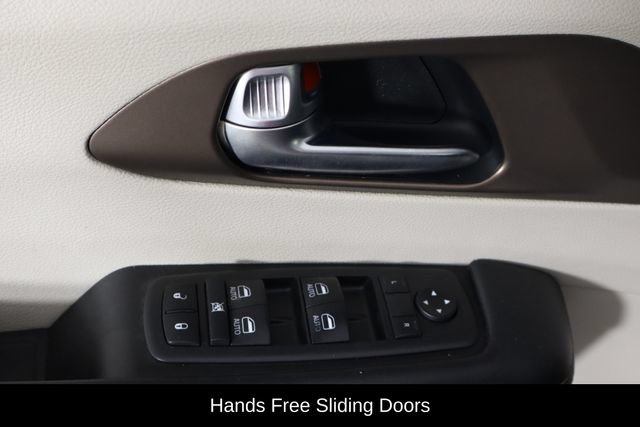 Used 2019 Chrysler Pacifica Touring-L Plus w/ Advanced Safetytec Group FWD image 22