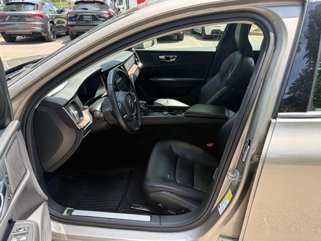 Used 2019 Volvo S60 T6 Momentum w/ Multimedia Package AWD/4WD image 21
