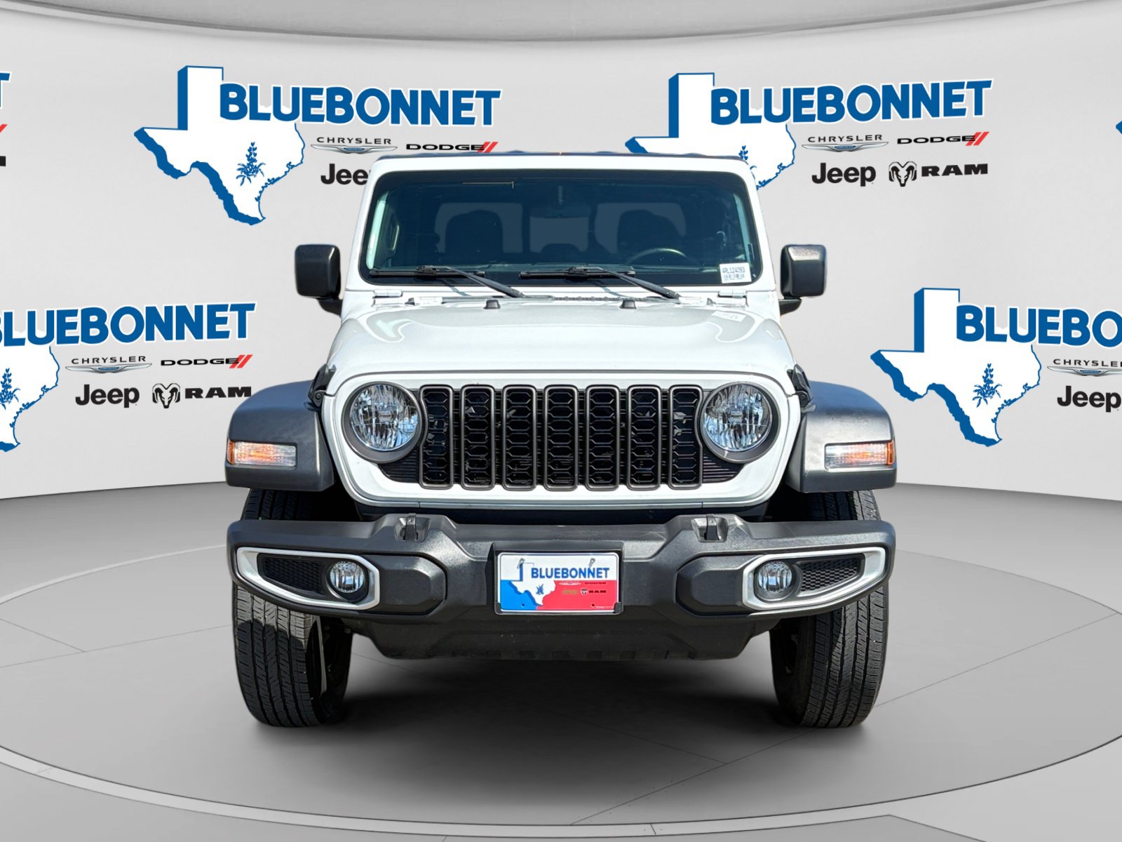 Used 2024 Jeep Gladiator Sport AWD/4WD image 2
