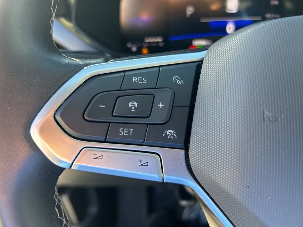 Used 2024 Volkswagen Taos SE image 45