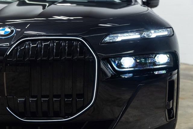 Used 2025 BMW i7 xDrive60 w/ Executive Package image 10