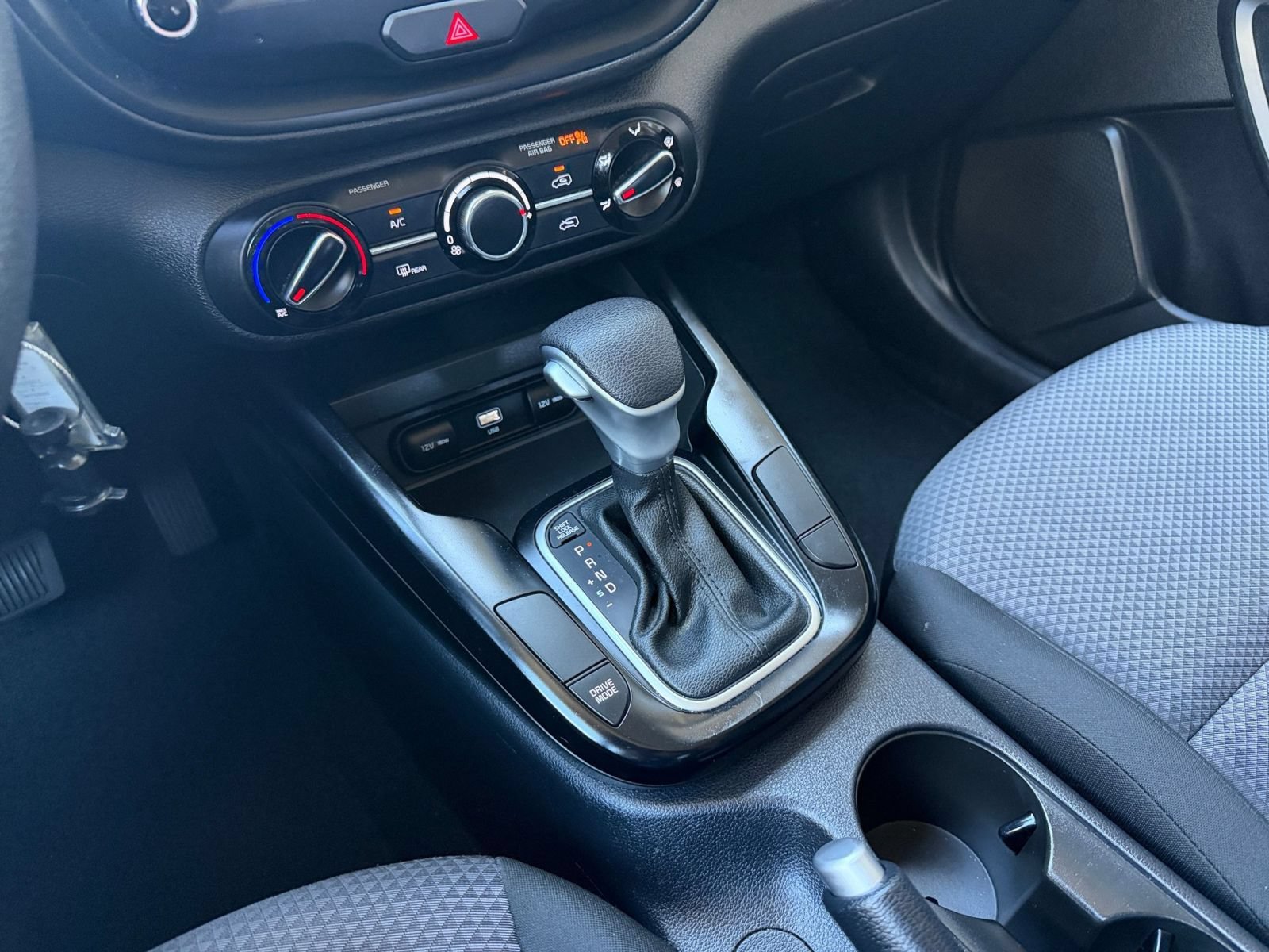 Used 2025 Kia Soul LX w/ LX Technology Package FWD image 38