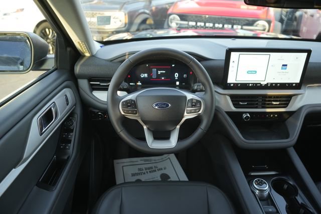 Used 2025 Ford Explorer Active w/ Active Comfort Package image 23