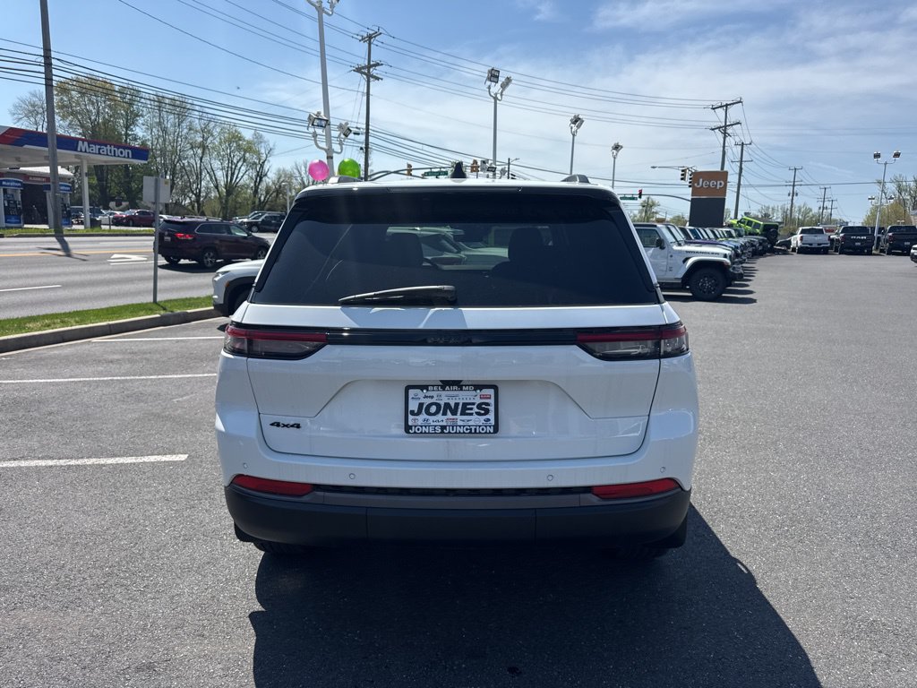 New 2026 Jeep Grand Cherokee Altitude AWD/4WD image 6