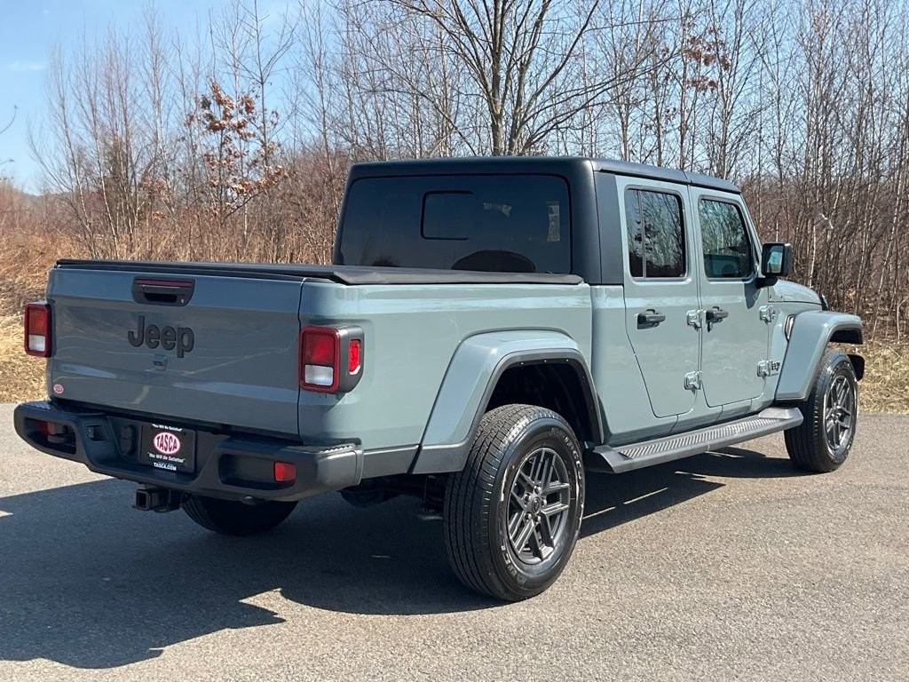 Used 2024 Jeep Gladiator Sport image 27