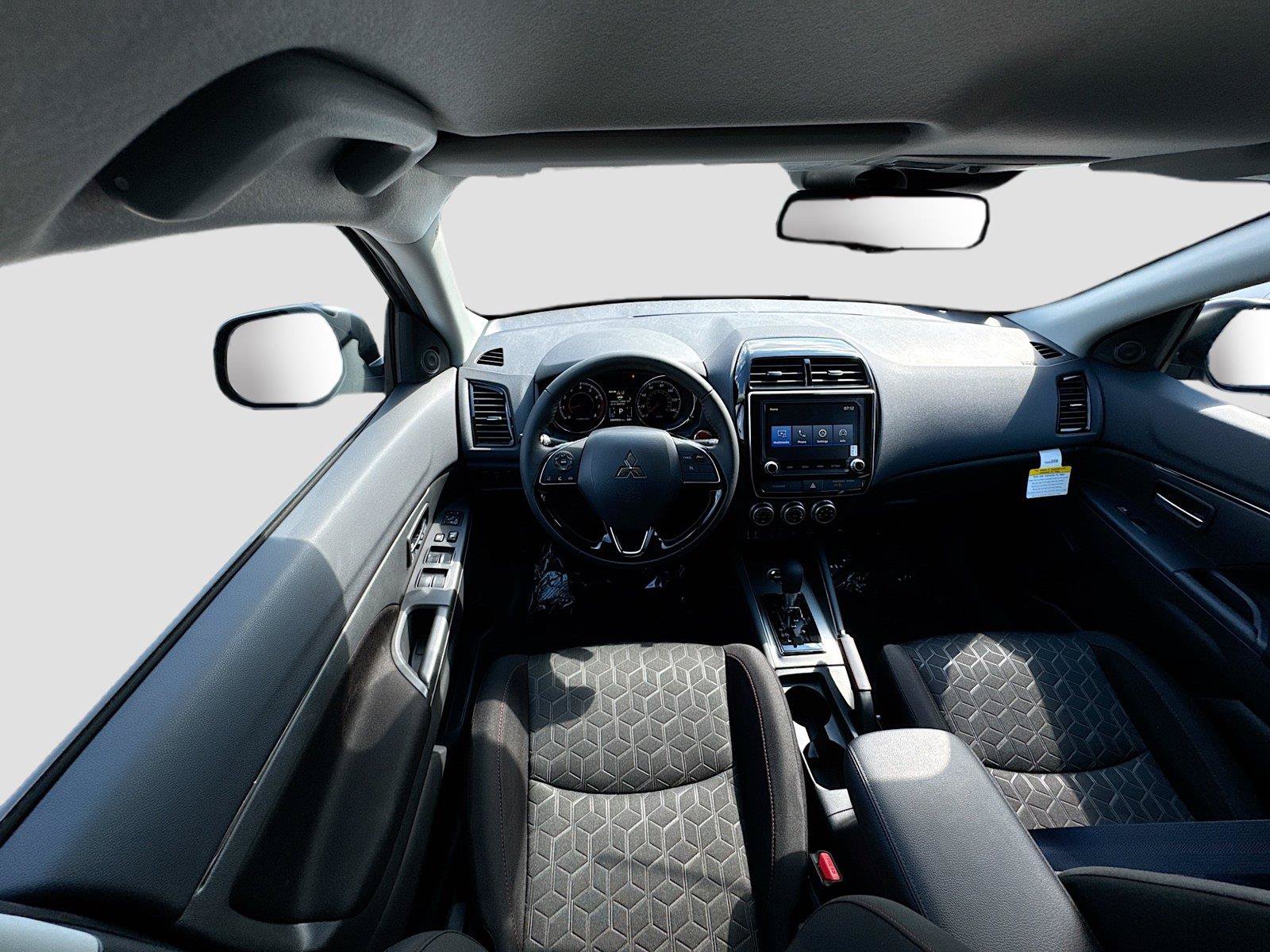 Used 2026 Mitsubishi Outlander Sport AWD image 3