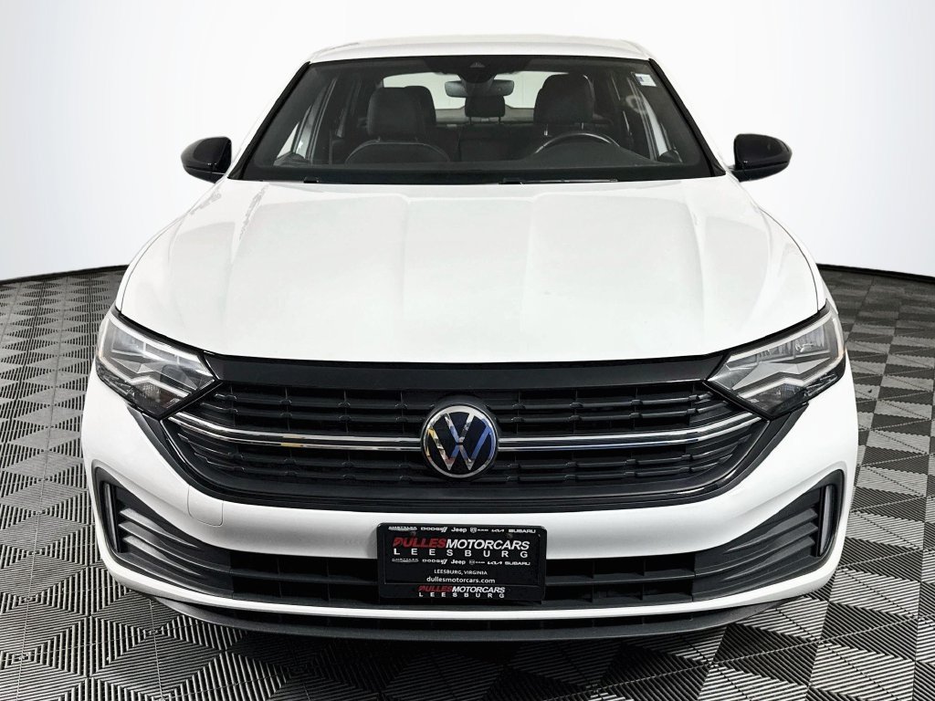 Used 2024 Volkswagen Jetta Sport FWD image 2