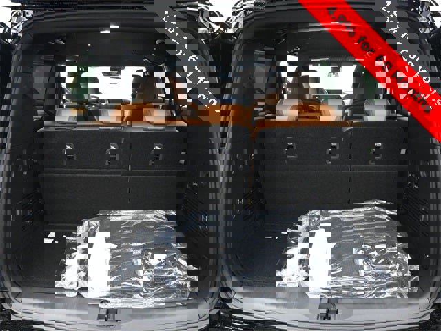 New 2025 Nissan Armada SL w/ Captain's Chari Seat Package image 21