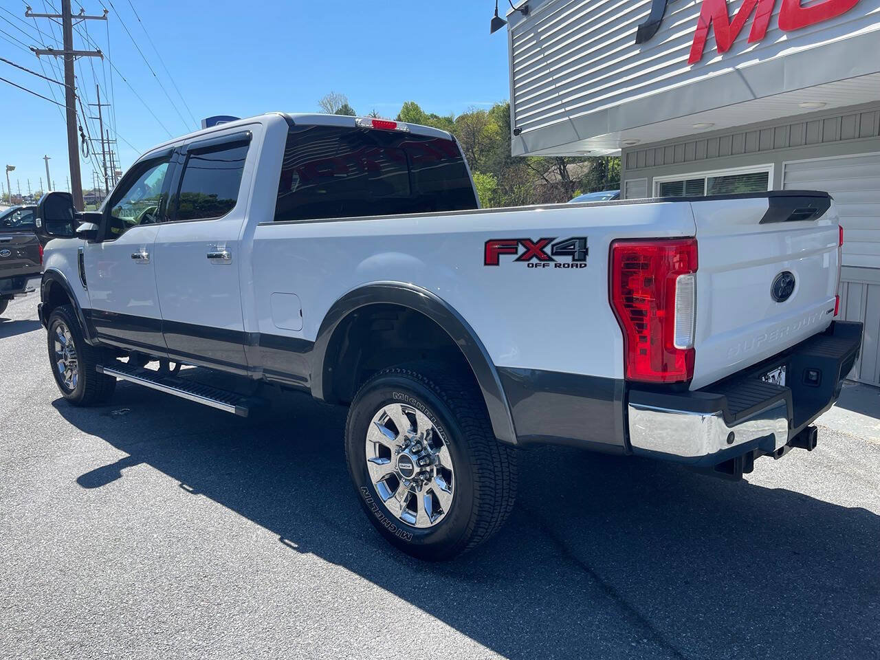 Used 2017 Ford F250 Lariat w/ Lariat Ultimate Package AWD/4WD image 4