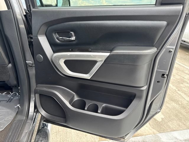 Used 2019 Nissan Titan PRO-4X w/ Pro-4x Utility Package AWD/4WD image 12