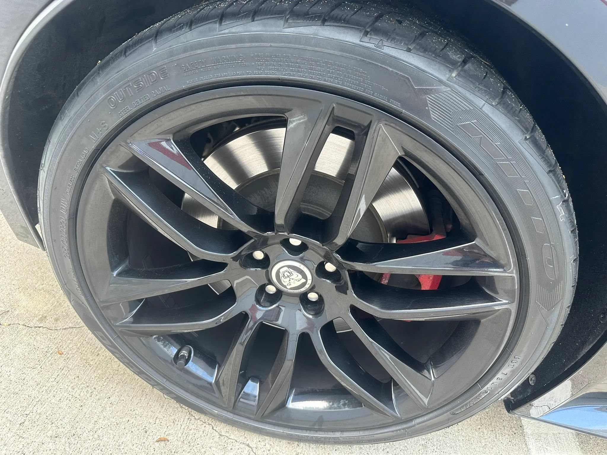 Used 2015 Jaguar F-TYPE R RWD image 8