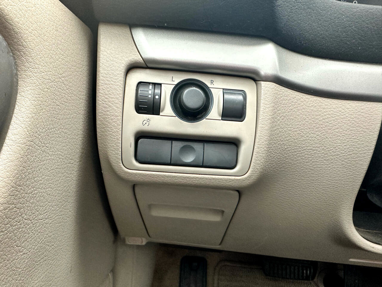 Used 2008 Subaru Legacy 2.5i image 8