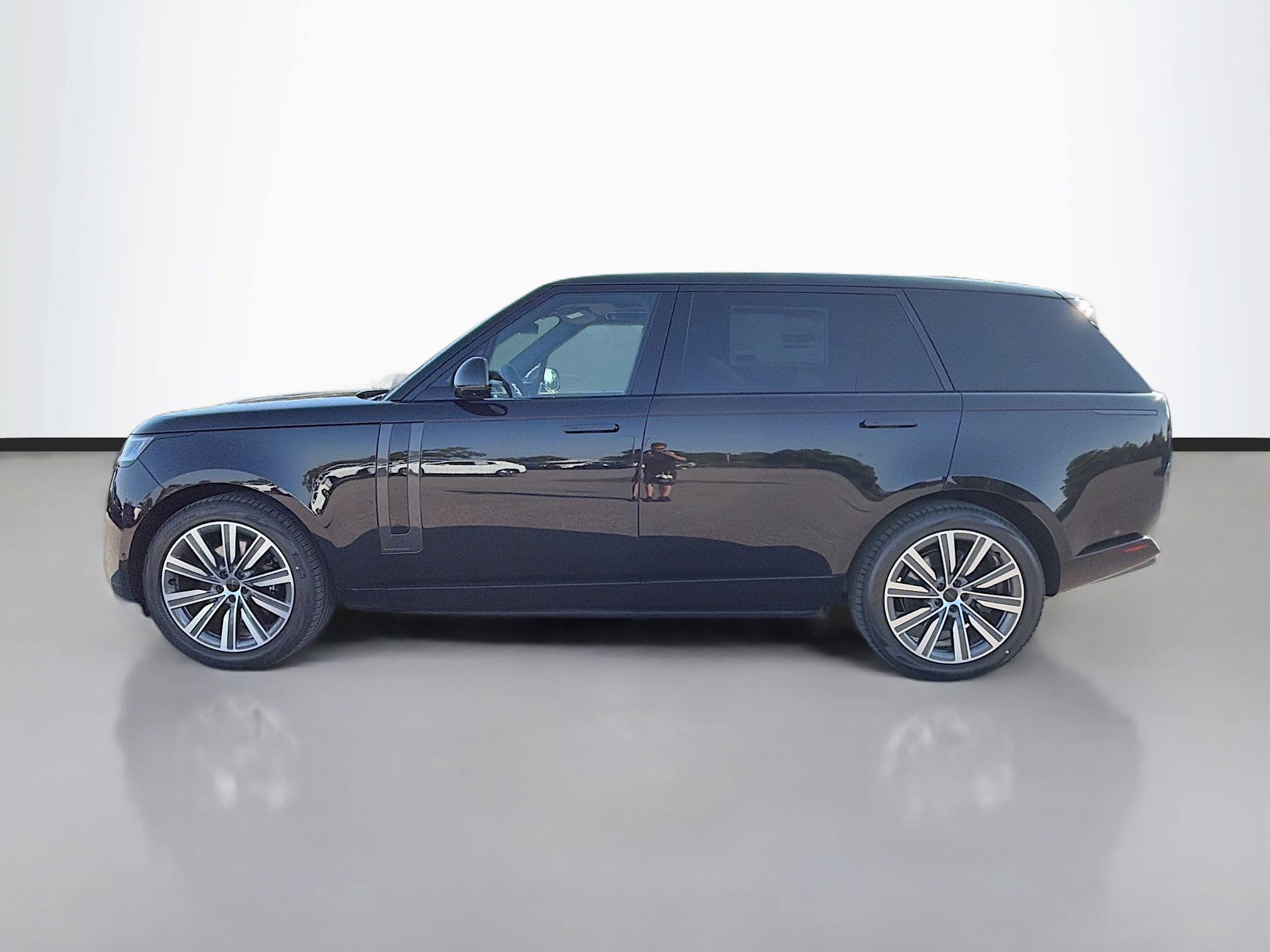 New 2026 Land Rover Range Rover Long Wheelbase Autobiography image 2