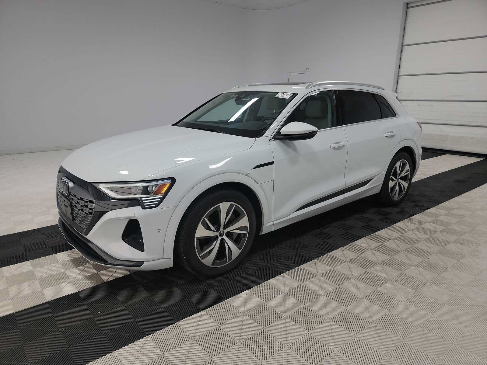 Used 2024 Audi Q8 e-tron Premium Plus w/ Premium Plus Package AWD/4WD image 5