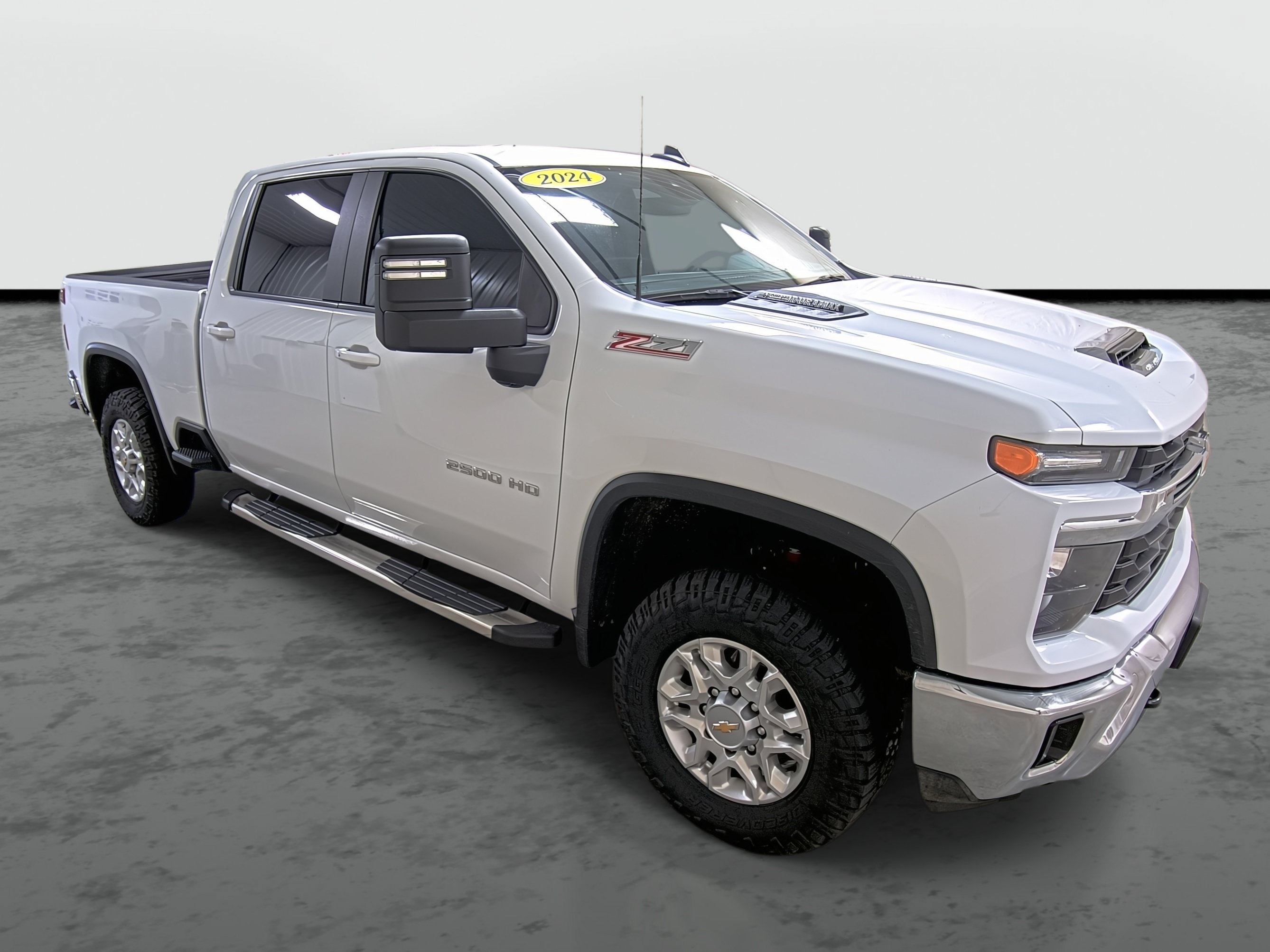 Used 2024 Chevrolet Silverado 2500 LT AWD/4WD image 5